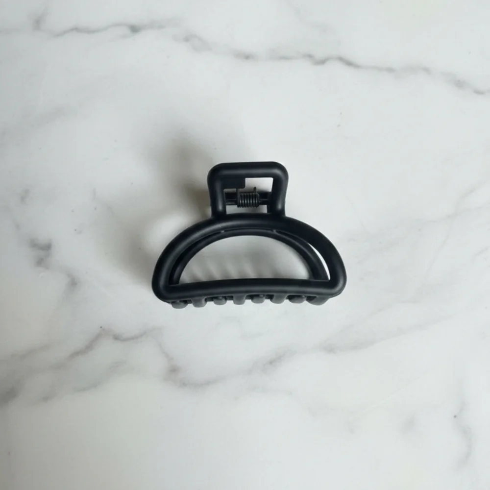 Black Hair Small Claw Clip (New)